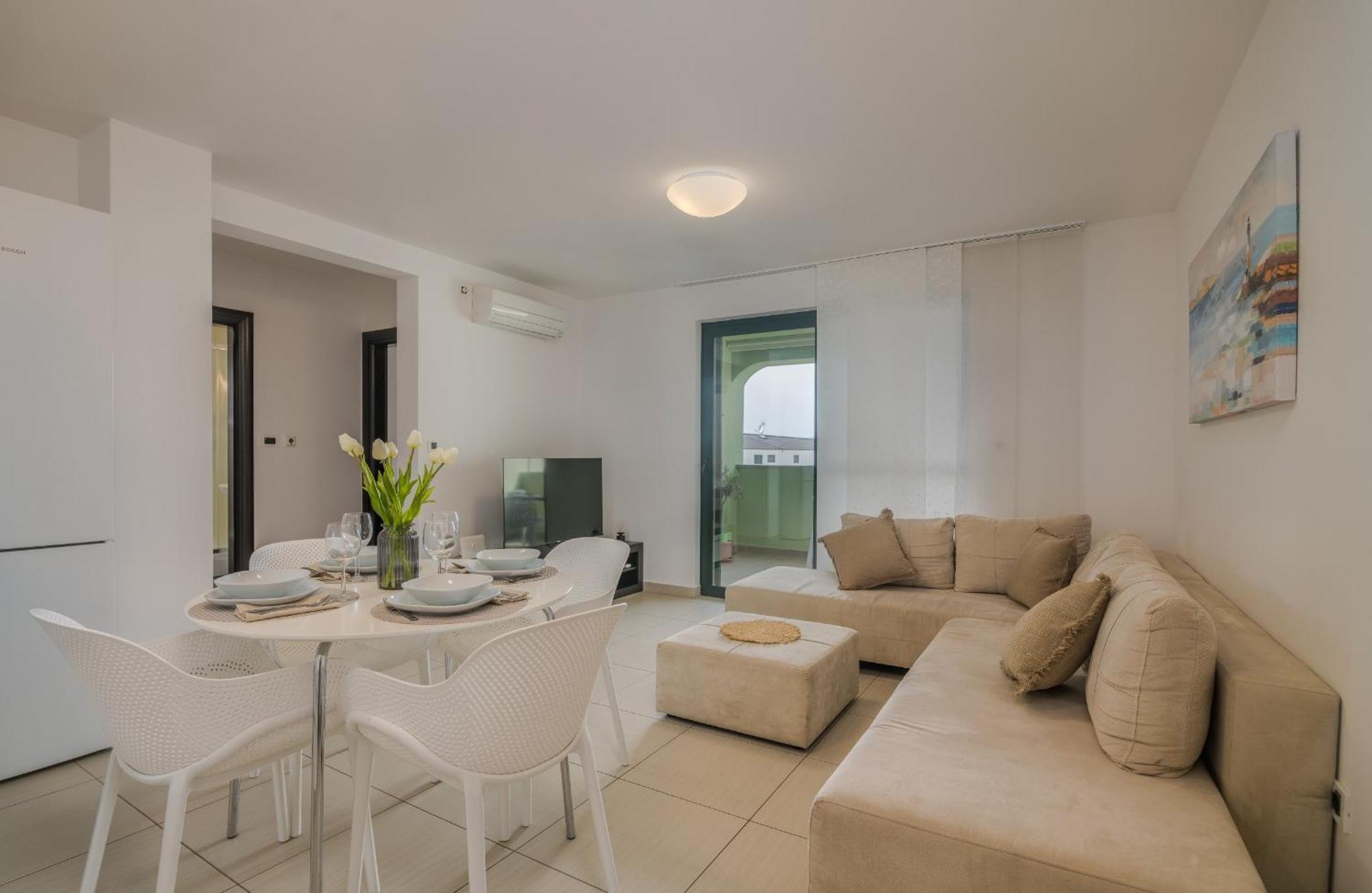 Apartment Navis Near The Sea *