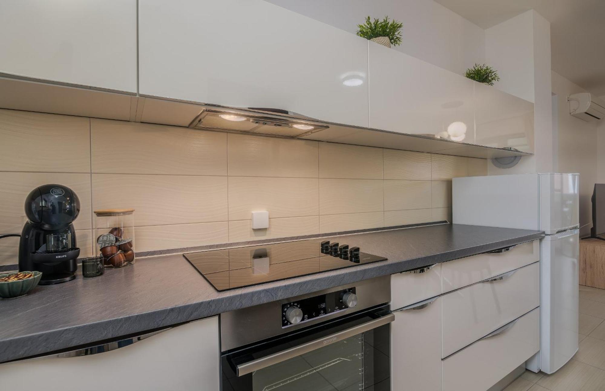 Apartment Navis Near The Sea Vantacici