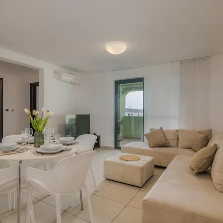 Apartments Navis Near The Sea Vantacici Exterior photo