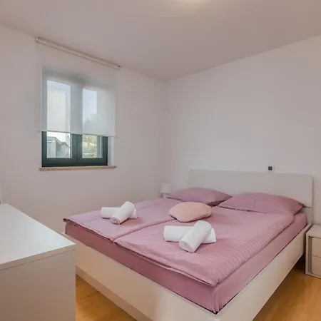 Apartments Navis Near The Sea Vantacici Exterior photo